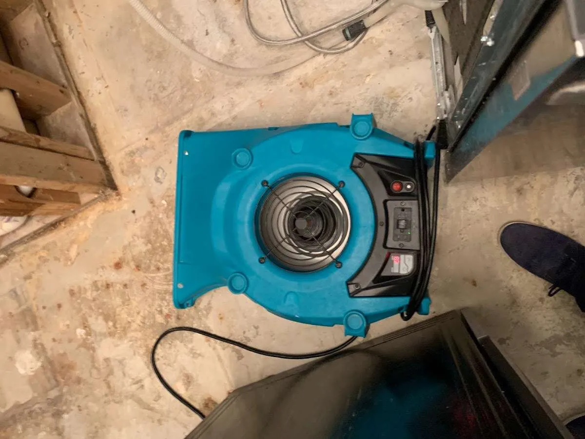 Air mover drying equipment for Fire & Smoke Damage Restoration in Green Lake